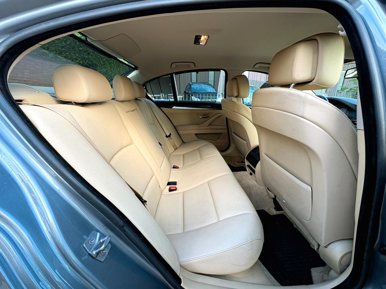 BMW 523 aut.(benzina)-BERLINA- 91500km -FULL-2010