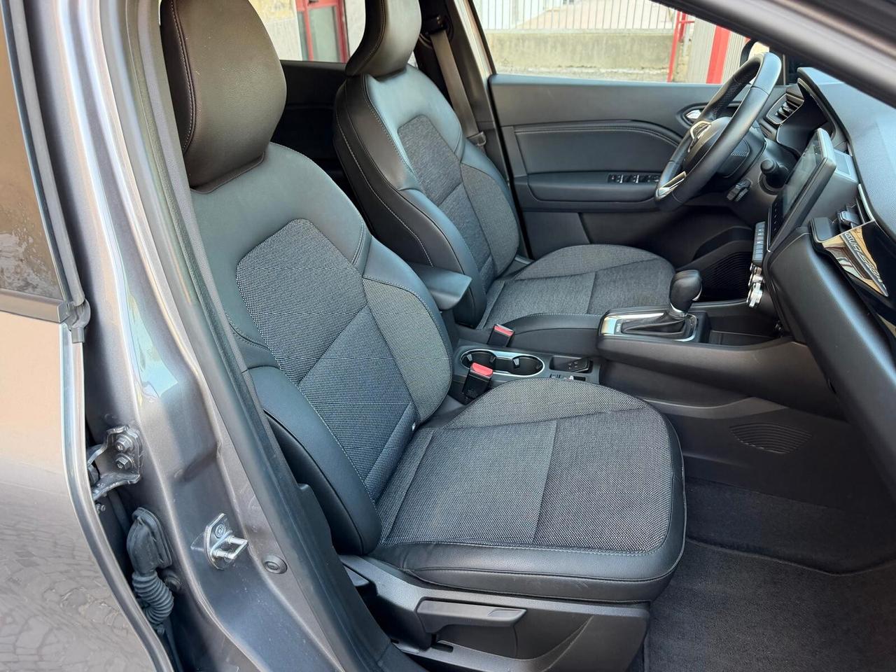 Renault Captur Full Hybrid 1.6 E-Tech 145 CV Rive Gauche