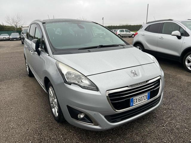 PEUGEOT 5008 1.6 HDi 115CV Allure