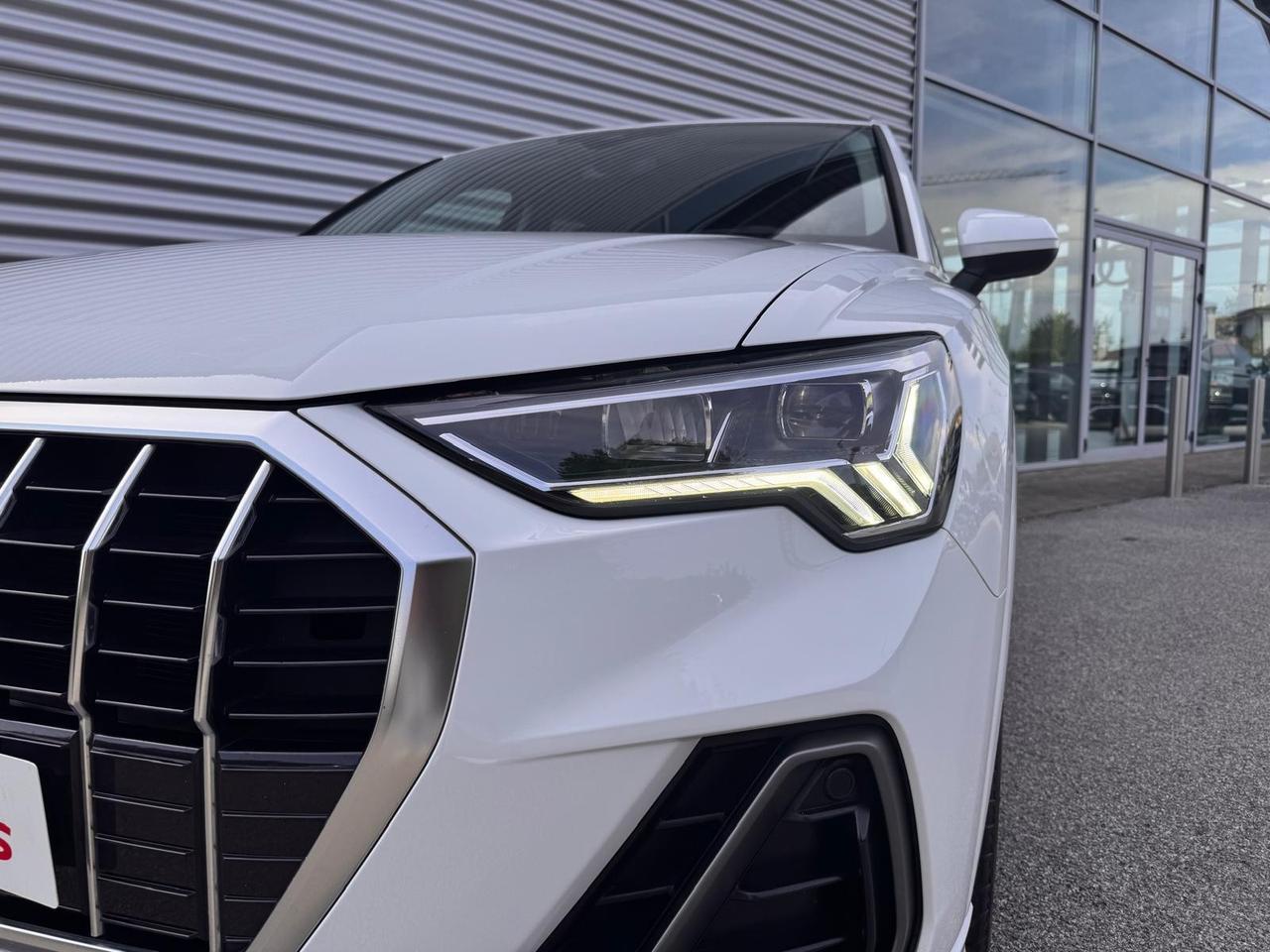 AUDI Q3 45 TFSIe S-TRONIC S-LINE EDITION