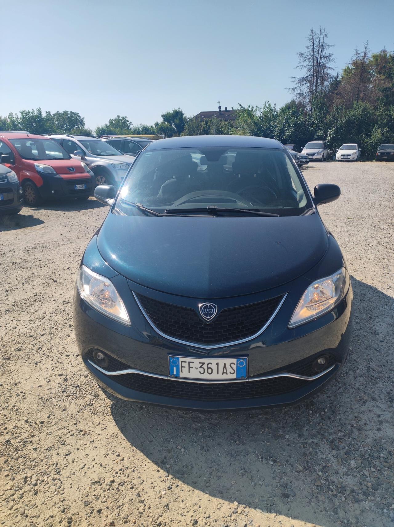 Lancia Ypsilon 1.2 69 CV 5 porte GPL Ecochic Silver