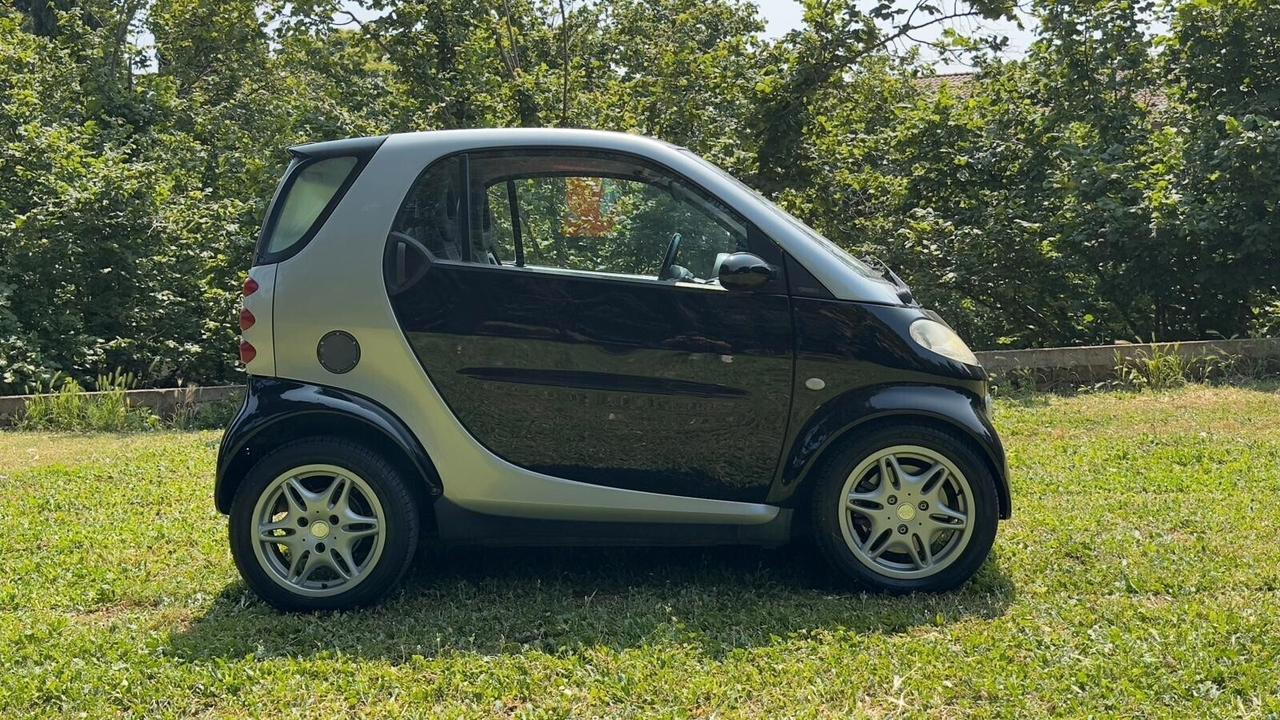 Smart Fortwo 600 Smart&passion (40 kW) 2001 neop LEGGI TESTO