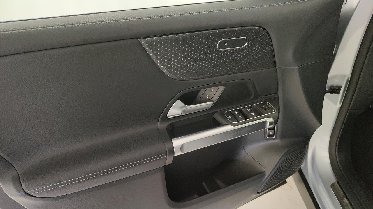 Mercedes-Benz GLB 180 d Progressive Advanced auto