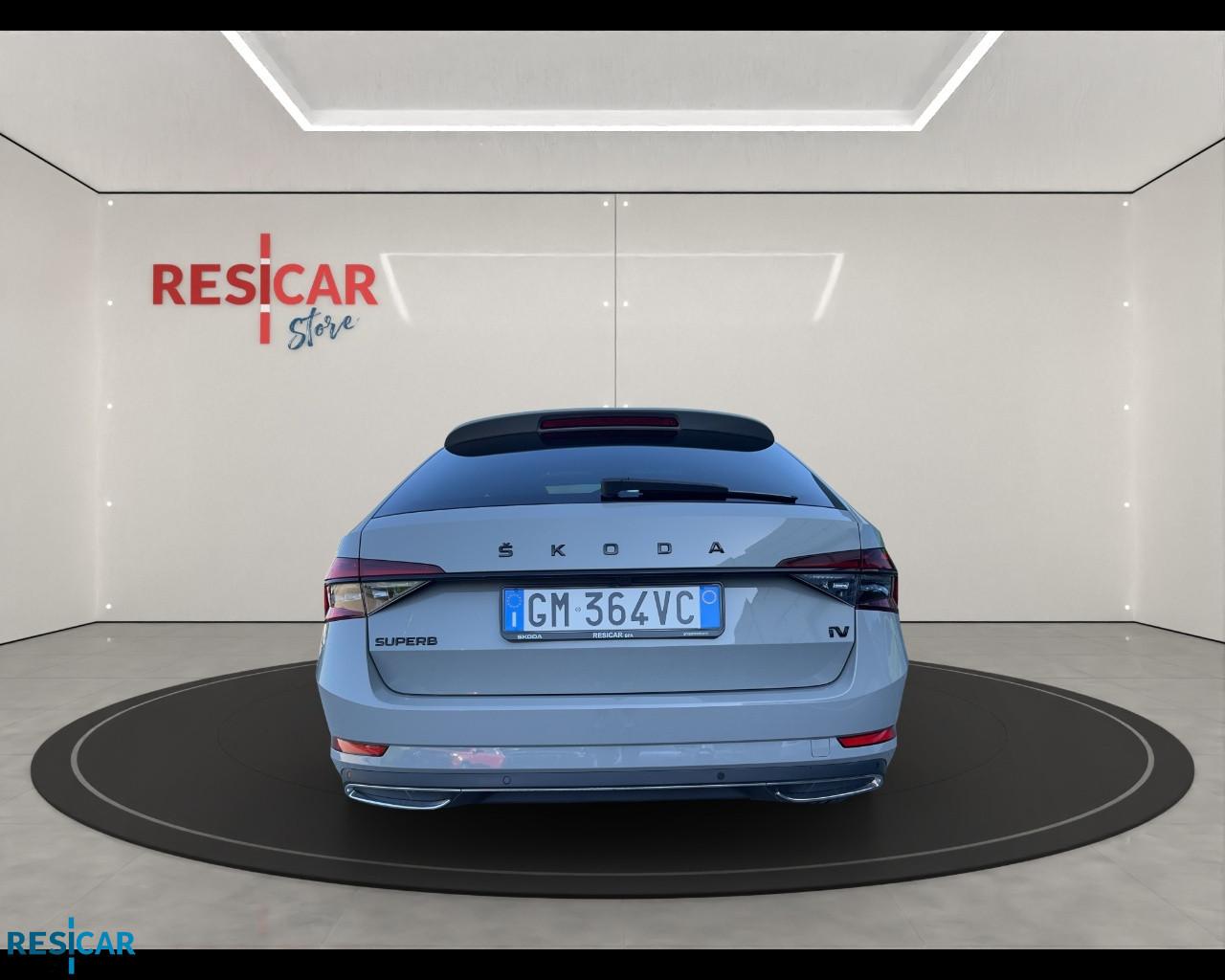 Skoda Superb Wagon iV 1.4 tsi phev Sportline dsg