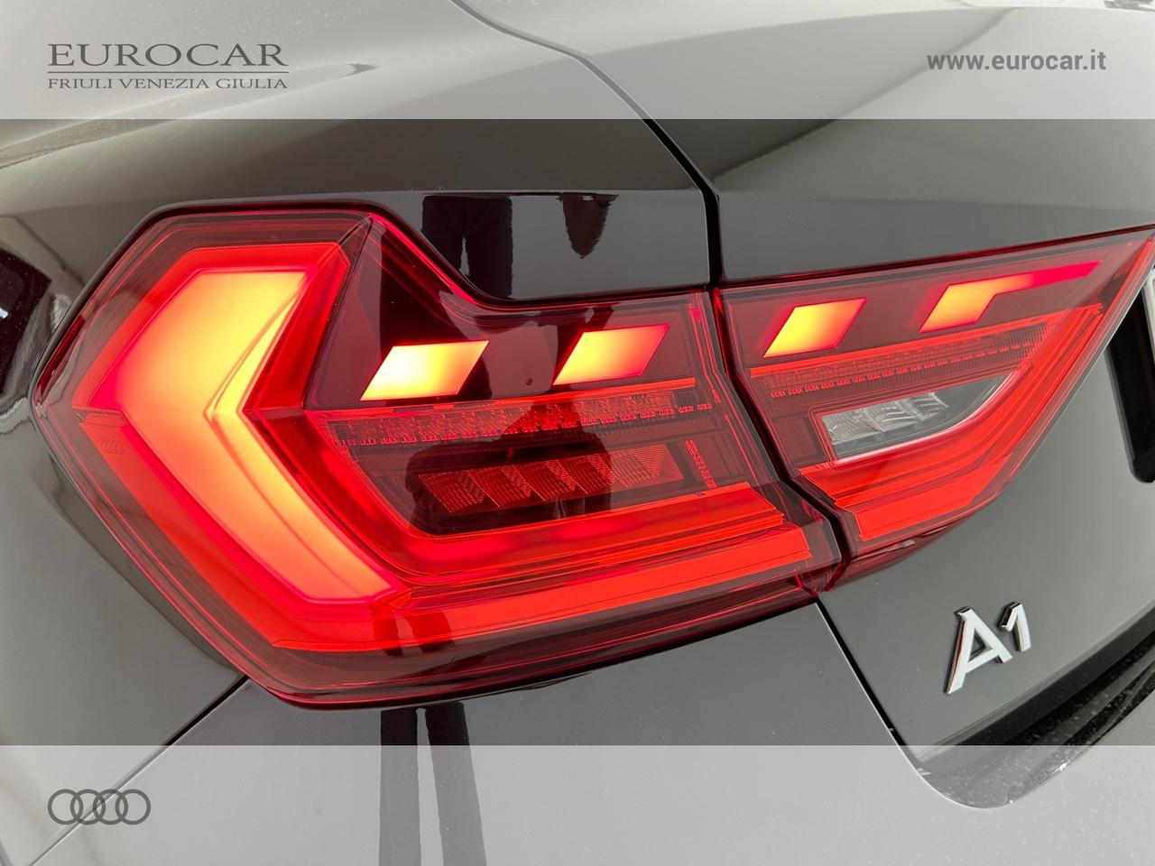 Audi A1 citycarver 30 1.0 tfsi admired 110cv s-tronic
