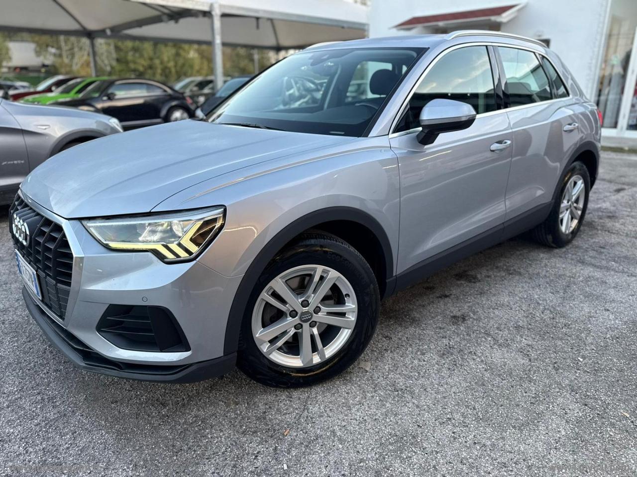 AUDI Q3 35 TDI S tronic Business