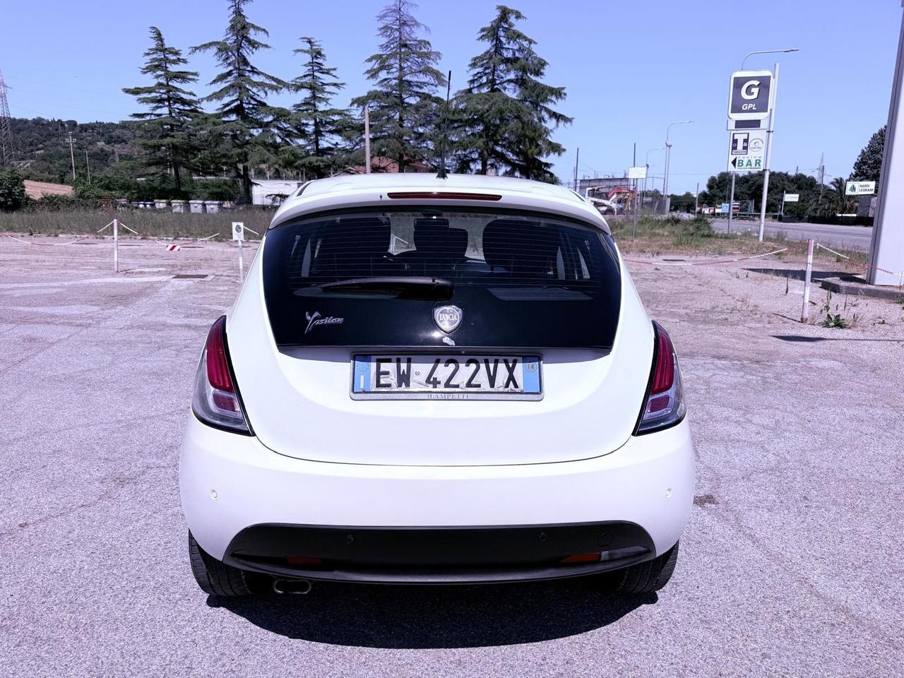 Lancia Ypsilon 1.2 69 CV 5 porte S&S Silver
