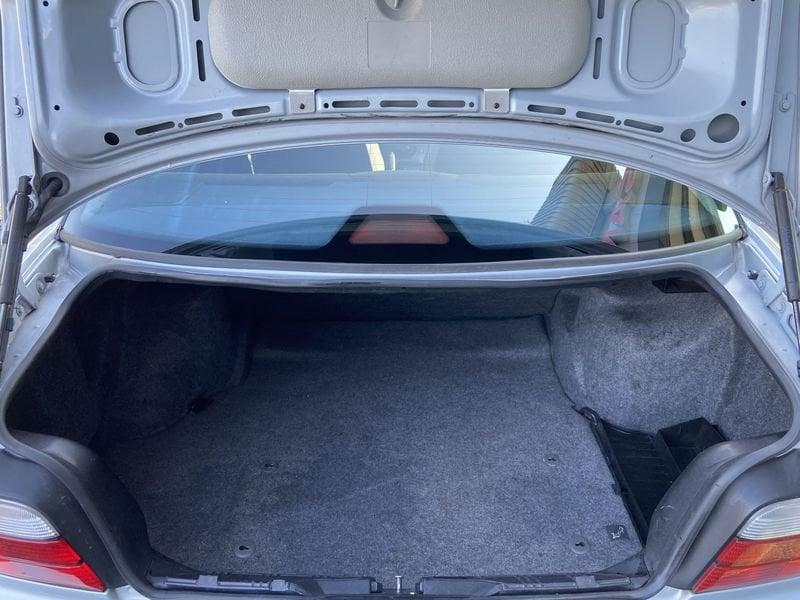 BMW Serie 3 318 1.8 115CV 4P