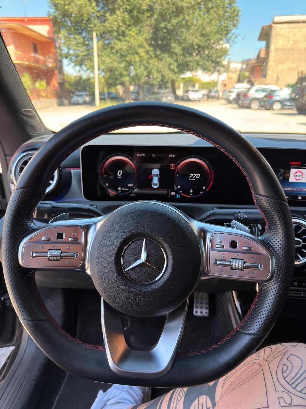 MERCEDES CLA 200D AMG SPORT