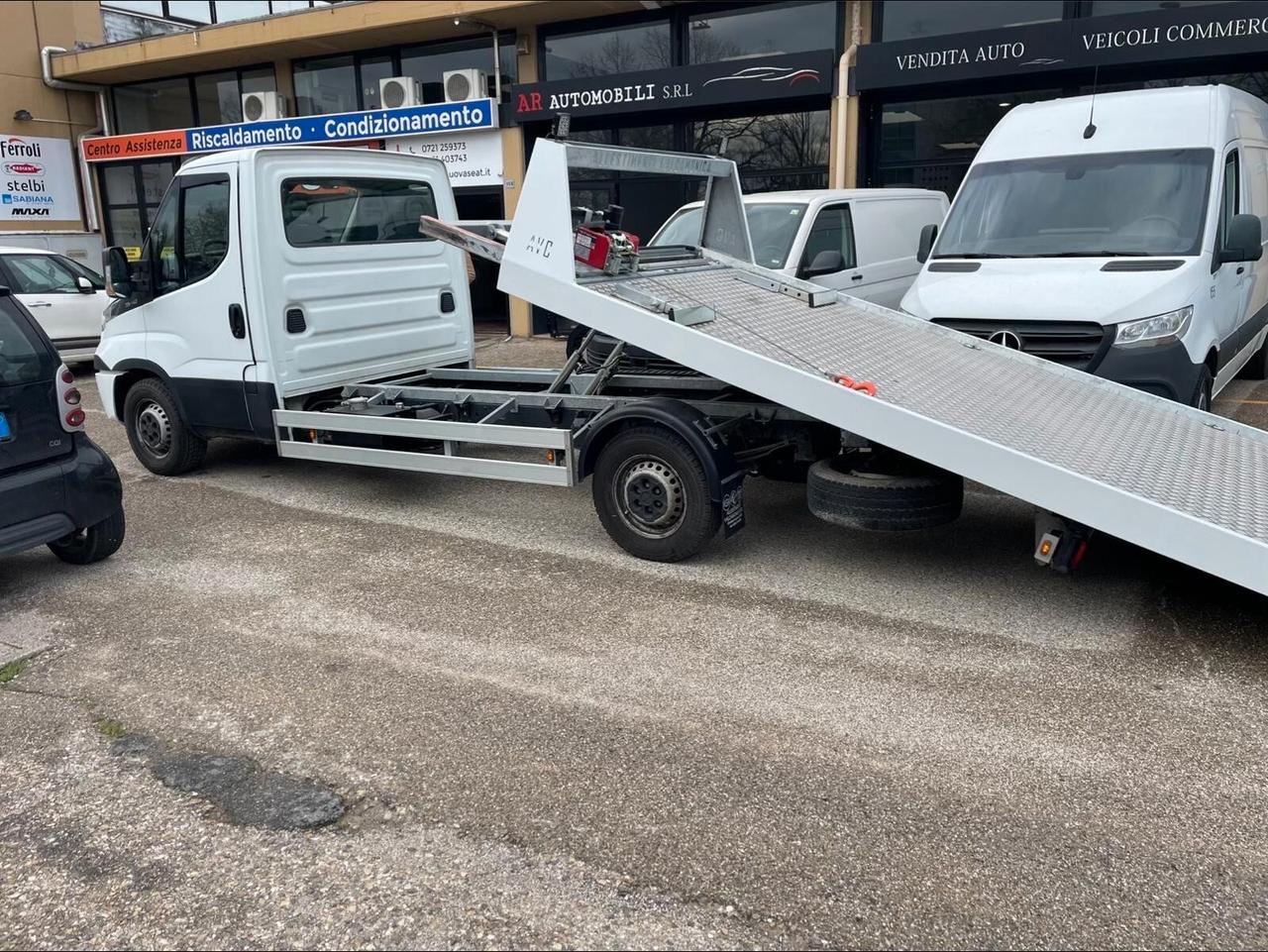 Iveco Daily 35s14 CARROATTREZZI SCARRABILE