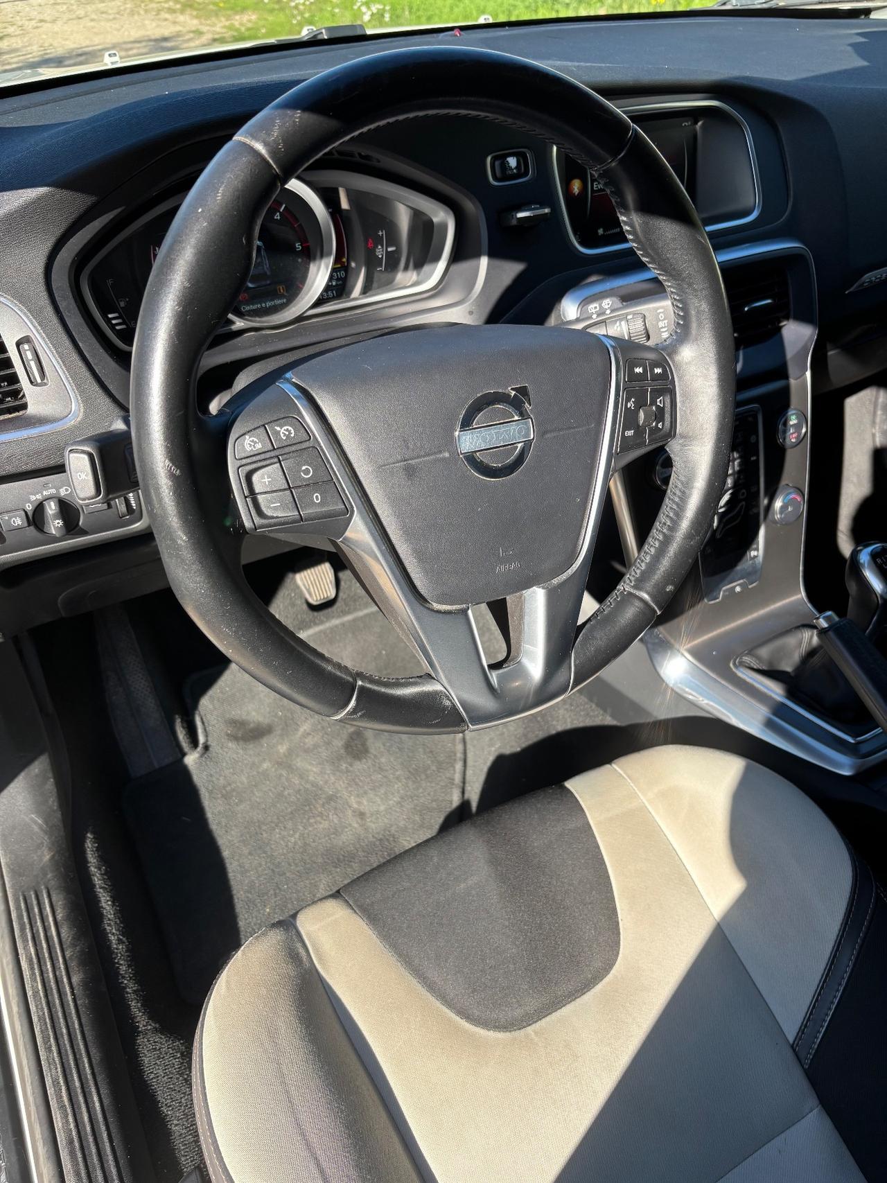 Volvo V40 Cross Country D2 1.6 Summum