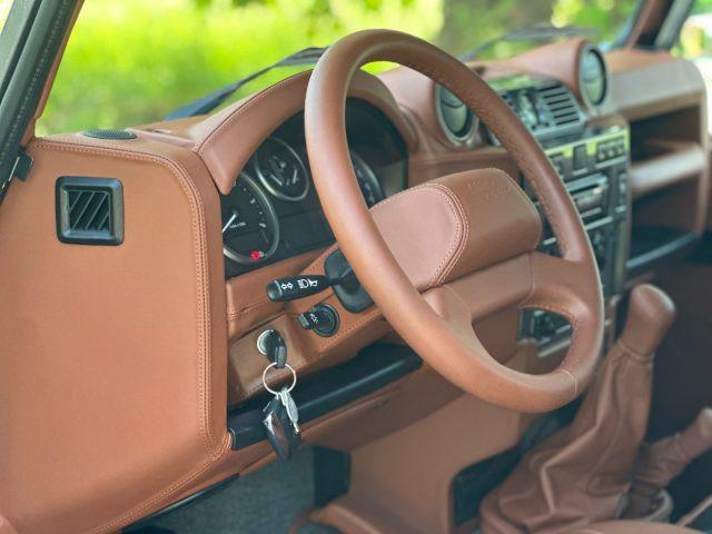 LAND ROVER Defender 90 2.2 TD4 Station Wagon SE NEOPATENTATI