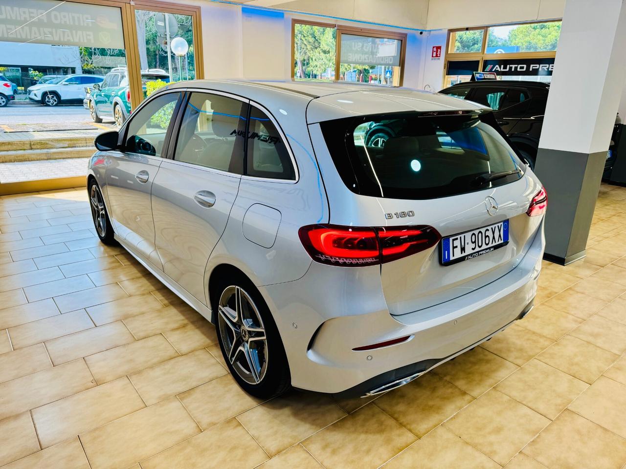 Mercedes-benz B 180 AMG Autom. CarPlay / RetroCamera