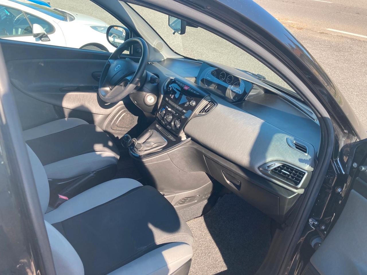 Lancia Ypsilon 1.2 69 CV 5 porte GPL Ecochic Gold