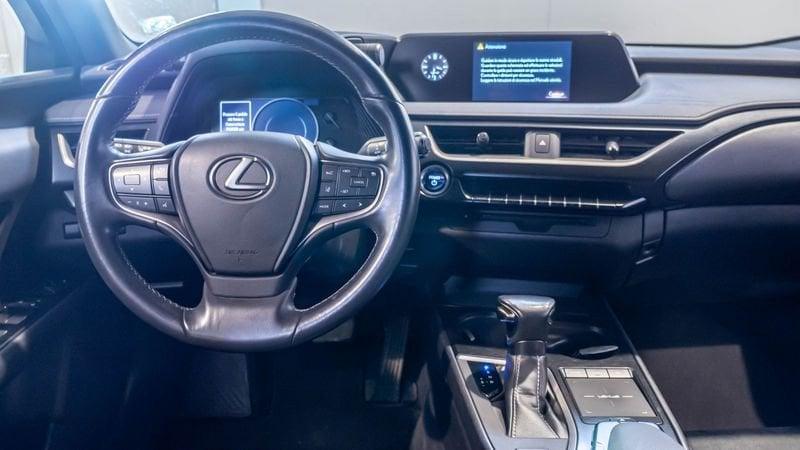 Lexus UX 2019 250h 2.0 Executive 2wd cvt