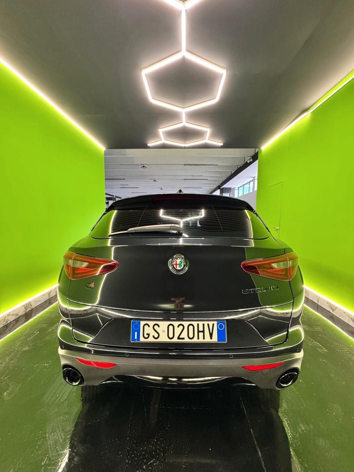 Alfa Romeo Stelvio 2.2 Turbodiesel 180 CV AT8 RWD Executive