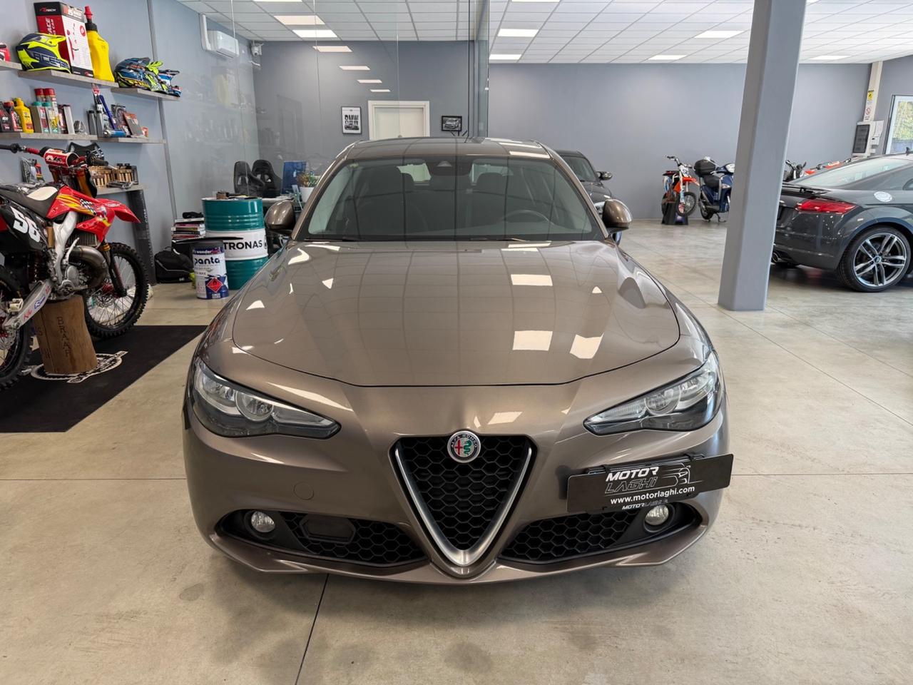 Alfa Romeo Giulia 2.2 Turbodiesel 180 CV Business Sport