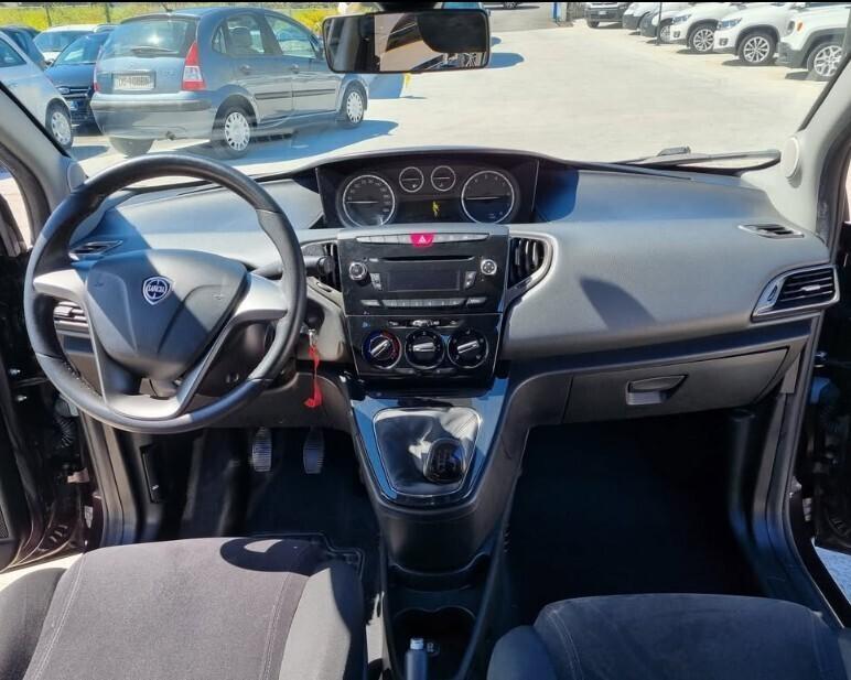 Lancia Ypsilon 1.2 69 CV 5 porte Gold