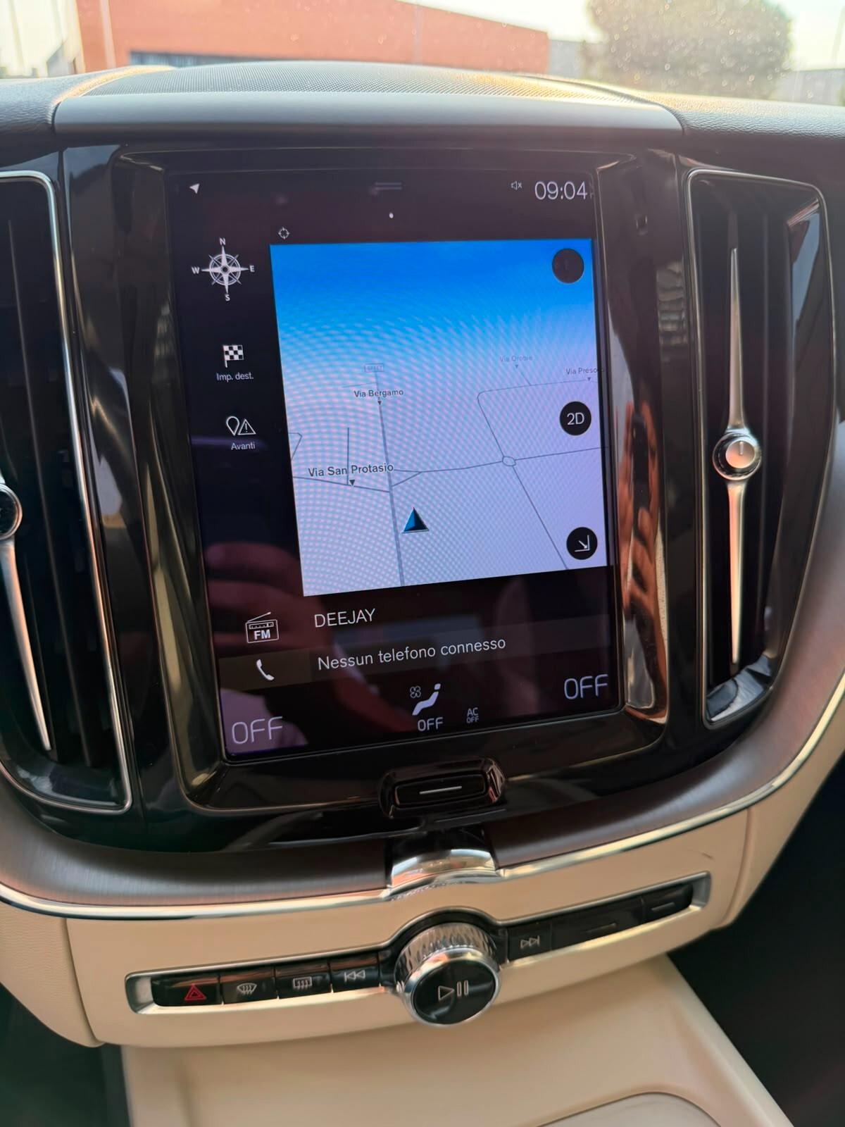 Volvo XC60 B4 AWD Geartronic Momentum MY21