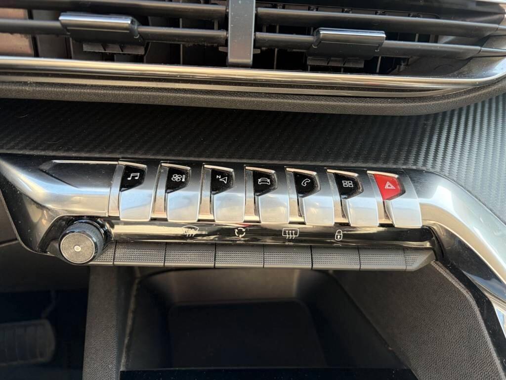 Peugeot 3008 BlueHDi 130 S&S EAT8 Active