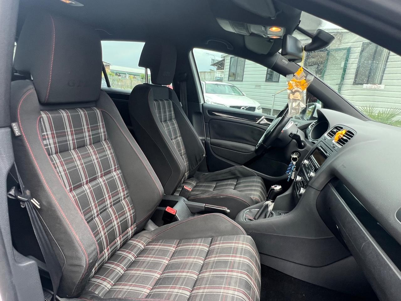 Volkswagen Golf GTI 210 cv IMPECCABILE