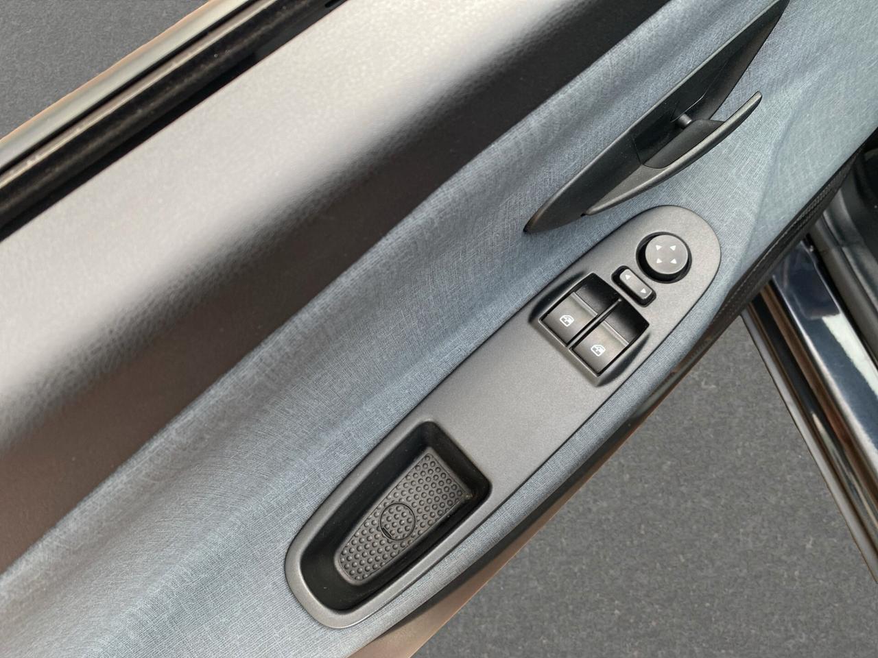 Lancia Ypsilon 1.0 FireFly 5 porte S&S Hybrid Gold