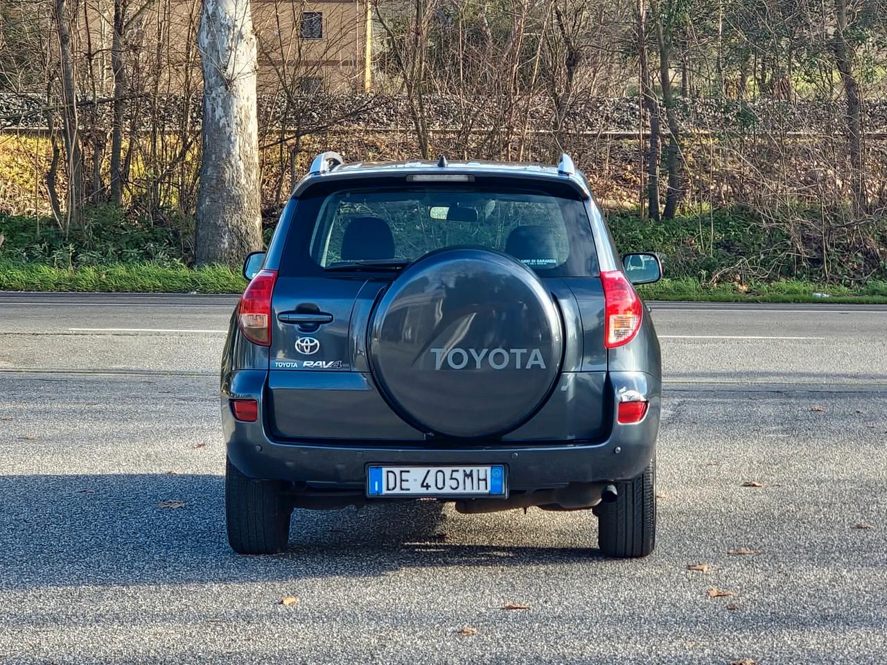 Toyota RAV 4 RAV4 2.2 D-4D 136 CV 4X4 Luxury 2006-E4 Manuale