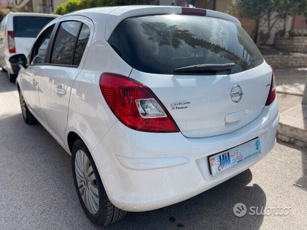 OPEL Corsa 1.3 | 95 cv - 2014