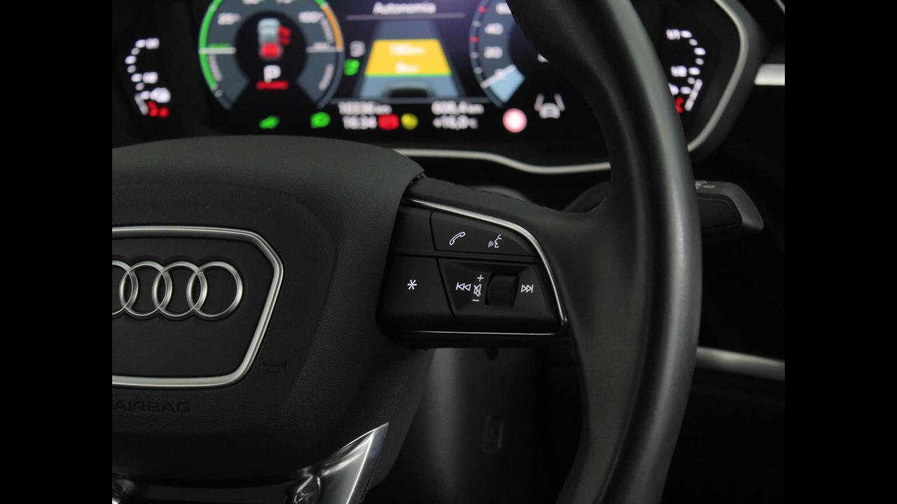 Audi Q3 45 TFSI E S TRONIC