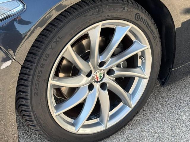 Alfa Romeo Giulia 2.2 t Super 180cv auto