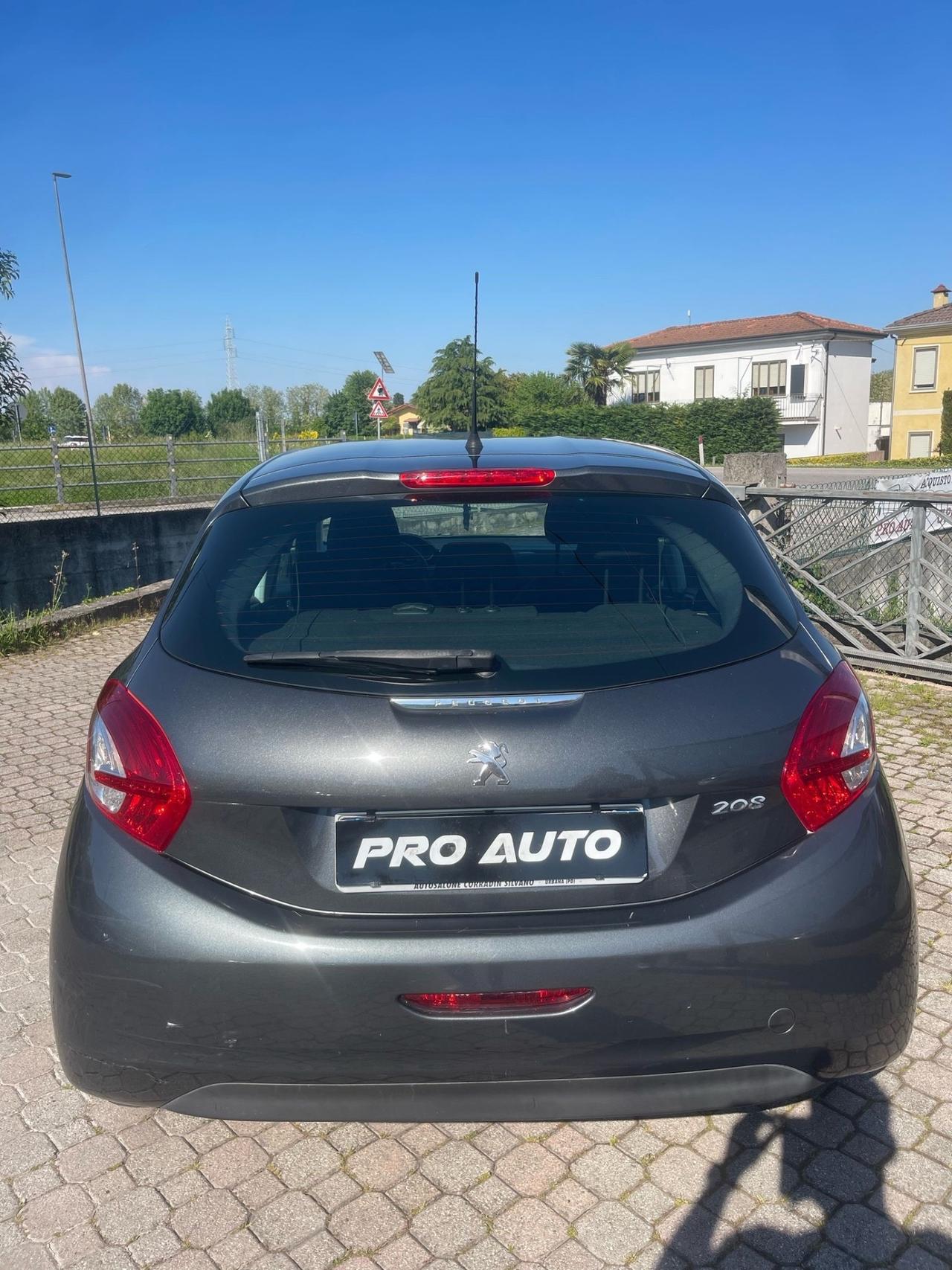 Peugeot 208 1.4 HDi 68 CV 5 porte Allure