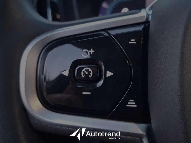 Volvo XC60 B4 197+14 CV Automatico Mild Hybrid Diesel Plus Dark