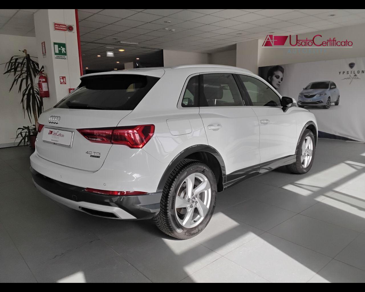 AUDI Q3 40 TDI quattro S tronic Business Advanced
