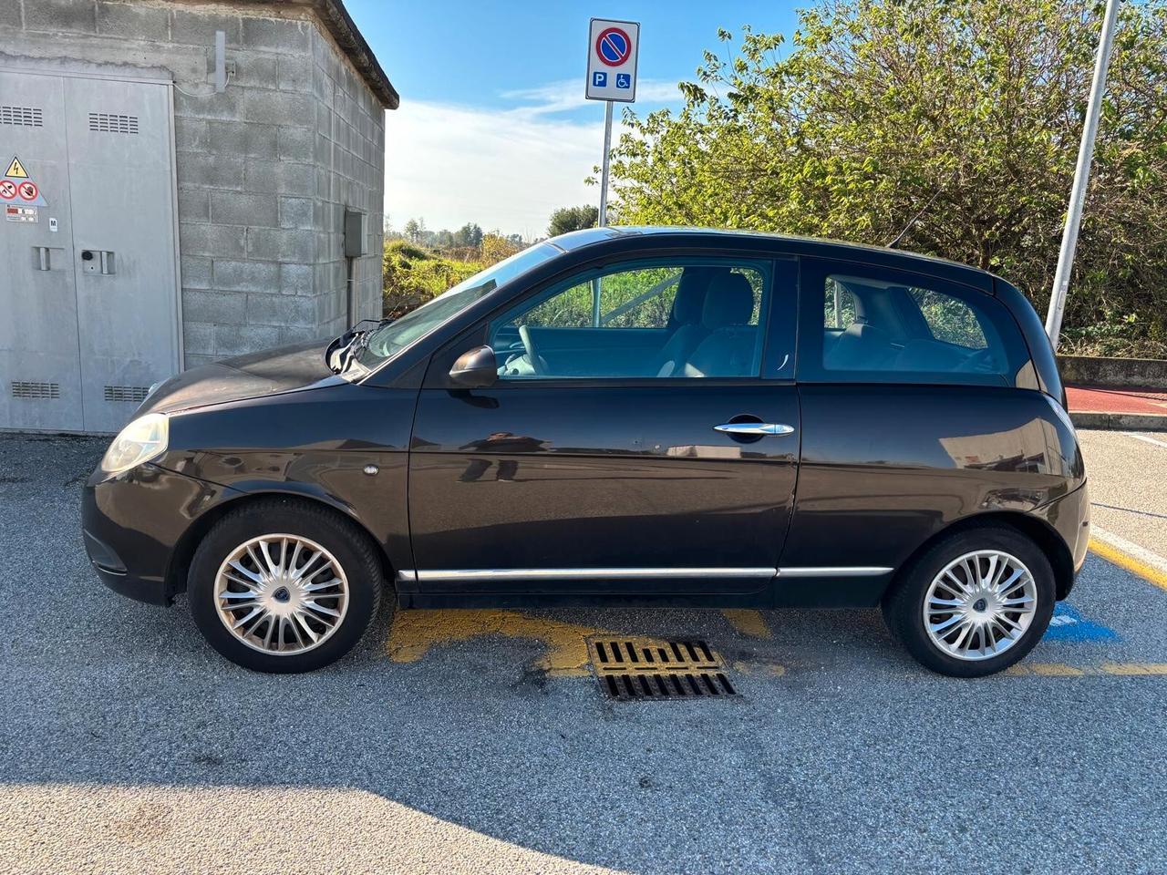 Lancia Ypsilon 1.3 MJT 75 CV Argento