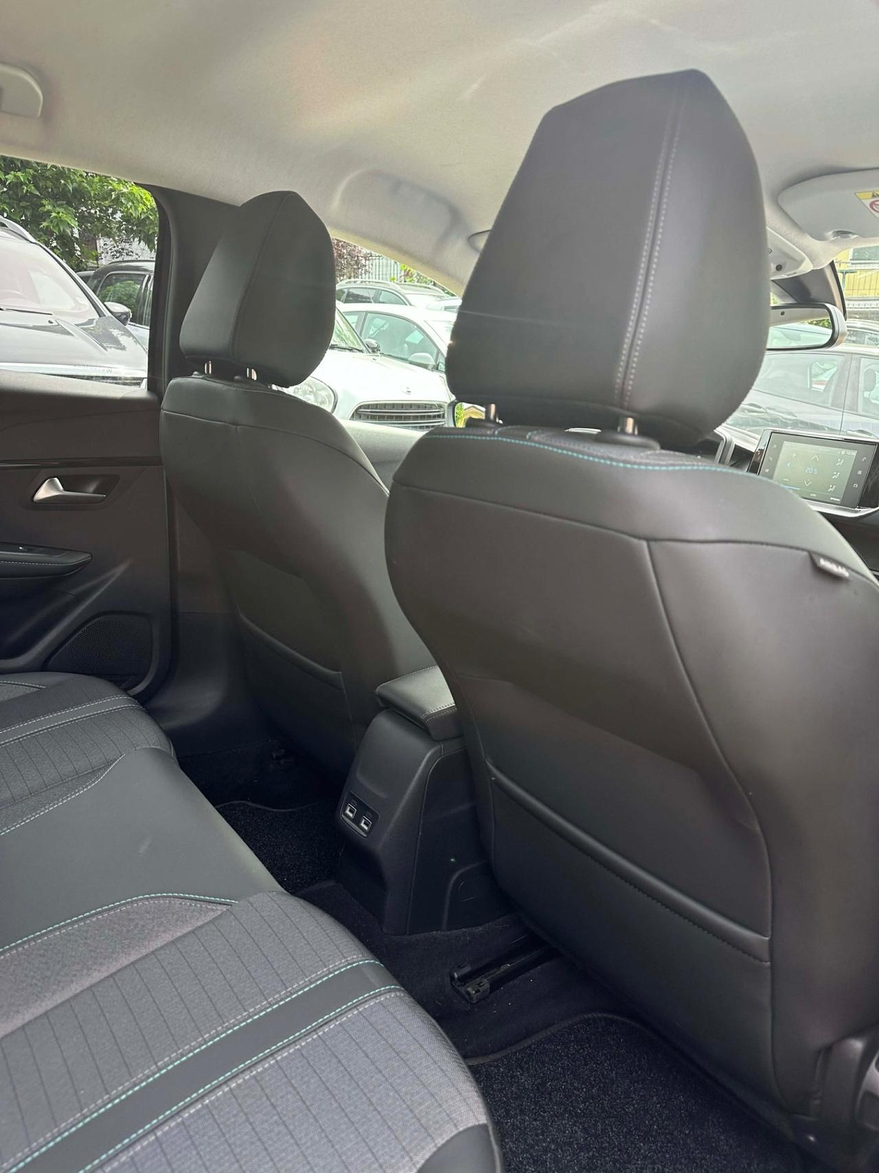 Peugeot 208 100 5P AUTOMATICA ALLURE NAVI 3D COCKPIT FULLOPT