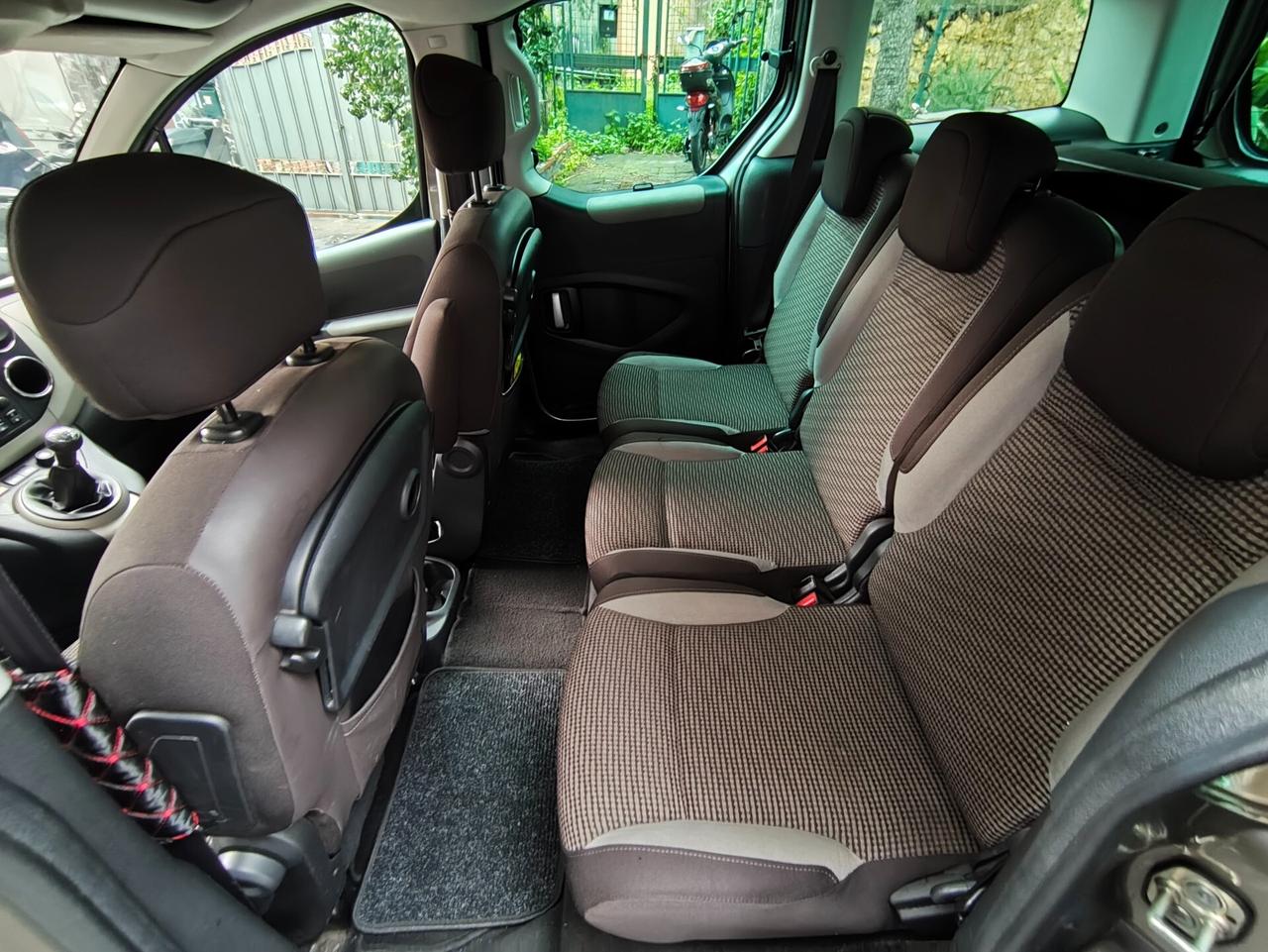 Peugeot Partner Tepee 1.6 HDi 92CV Outdoor 2013