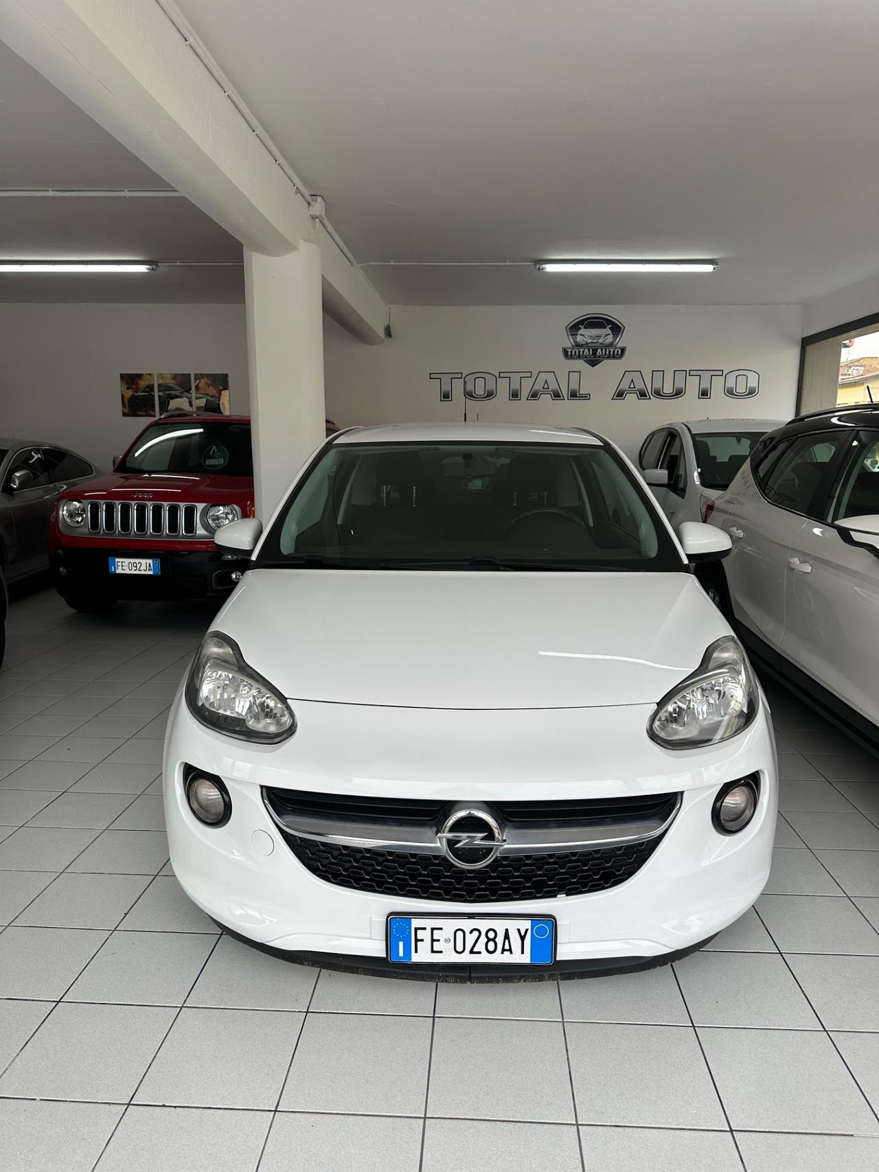 Opel Adam 1.2 70 CV