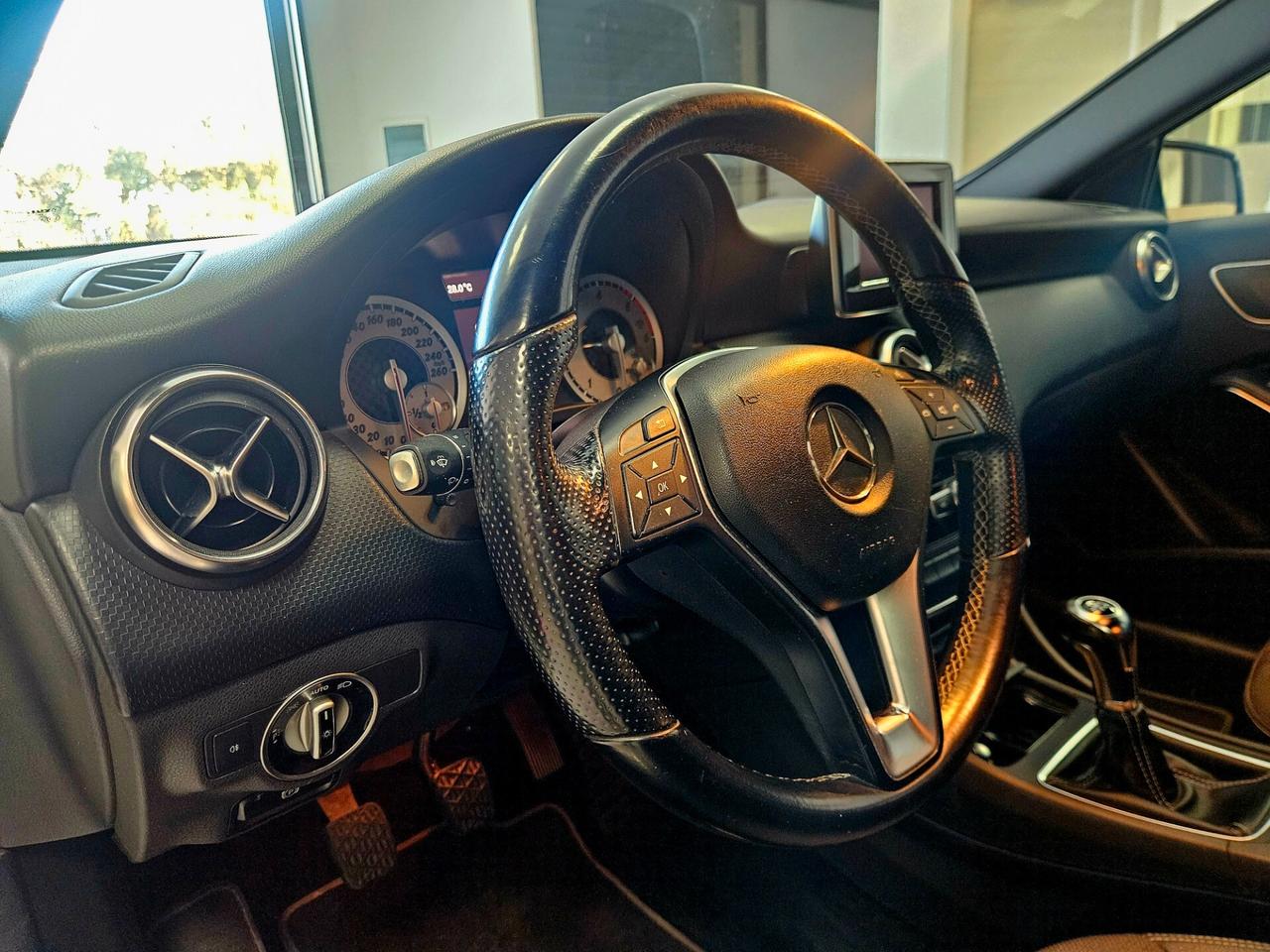 Mercedes-benz A 200 A 200 CDI Premium