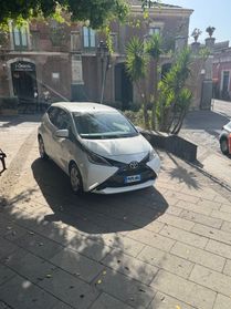 Toyota Aygo 1.0 VVT-i 69 CV 5 porte x-play