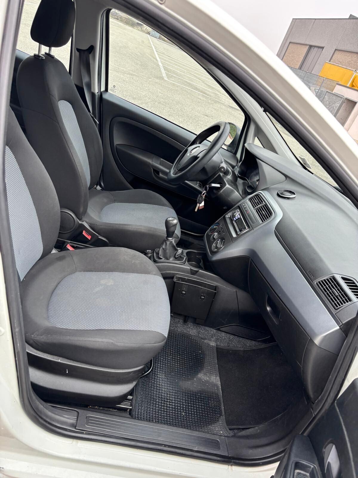 Fiat Grande Punto 1.3MJT 75 5p.Van Actual 4pt