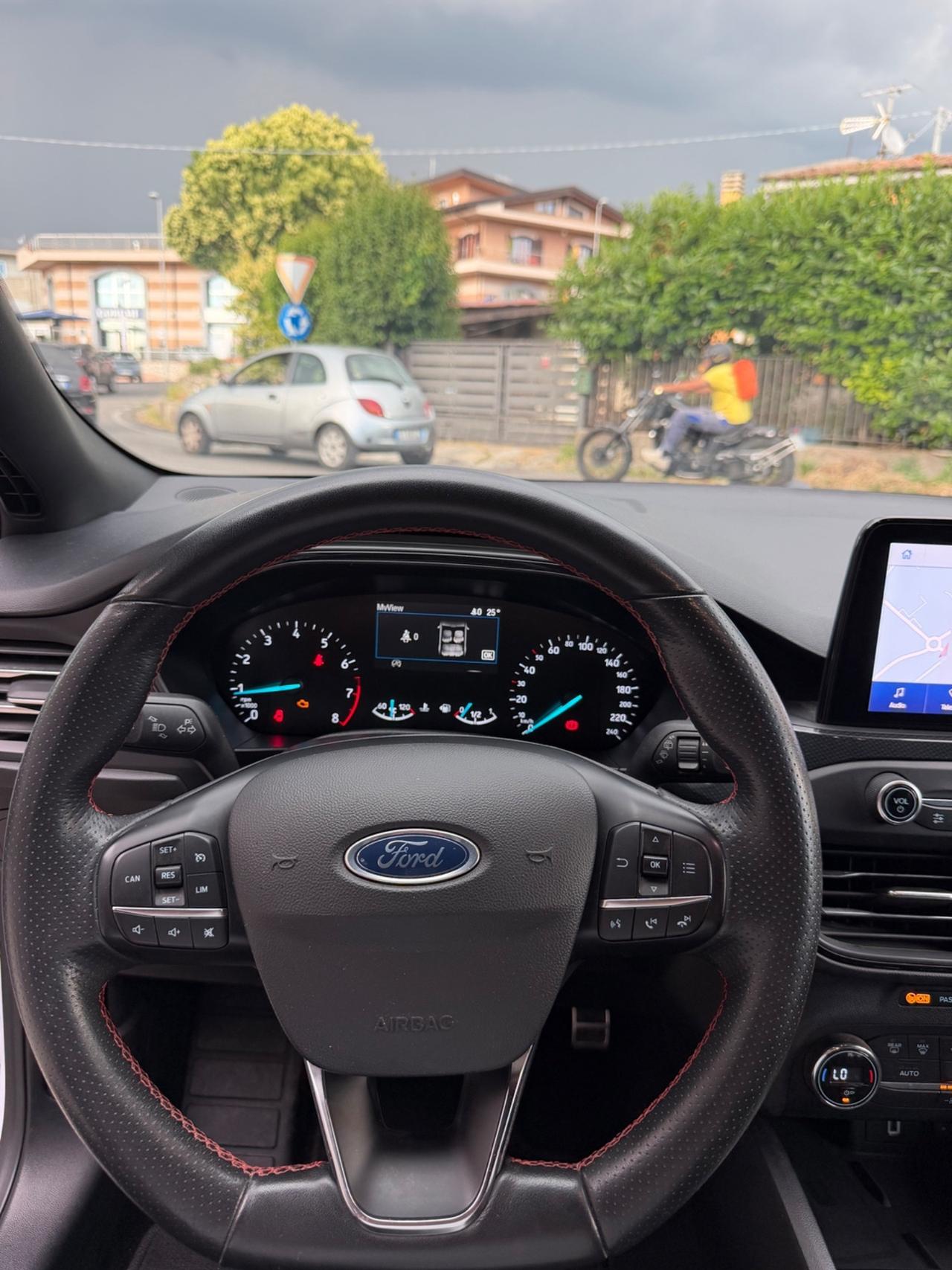 Ford Focus 1.0 EcoBoost Hybrid 125 CV 5p. ST-Line