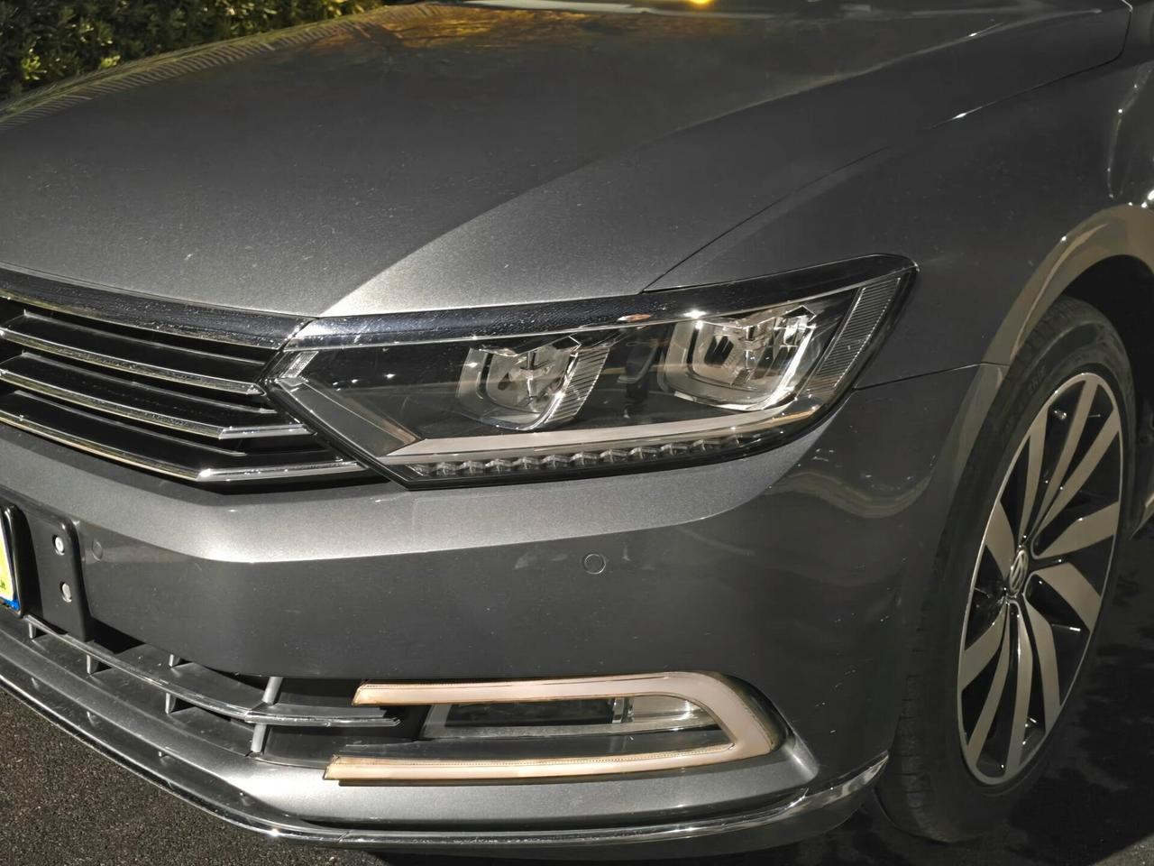 Volkswagen Passat 2.0 TDI DSG Highline BlueMotion