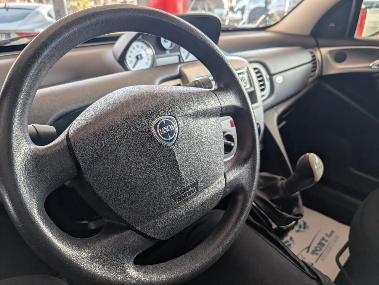 Lancia Ypsilon 1.3 MJT 75 CV