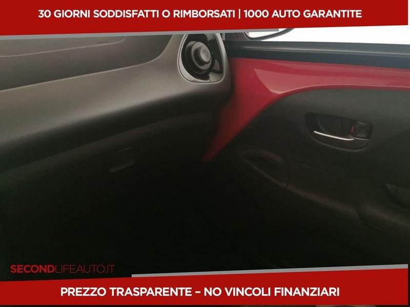 Toyota Aygo 5p 1.0 x-play m-mt 72cv