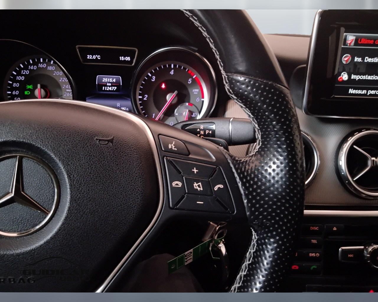 Mercedes-Benz GLA-X156 2014 - GLA 220 d (cdi) Sport 4matic 170cv auto
