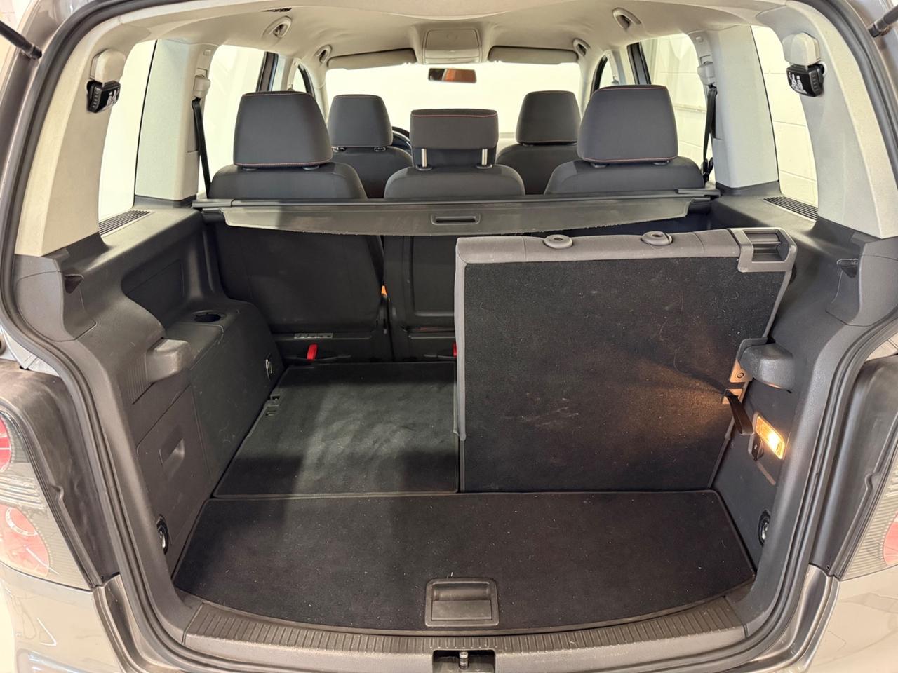 Volkswagen Touran 1.9 TDI 105CV DPF Highline 7 POSTI