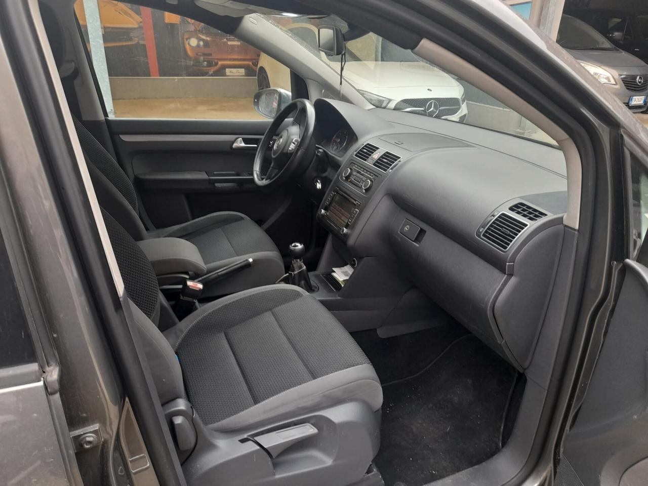 Volkswagen Touran 1.6 diesel 7 posti con garanzia-2011