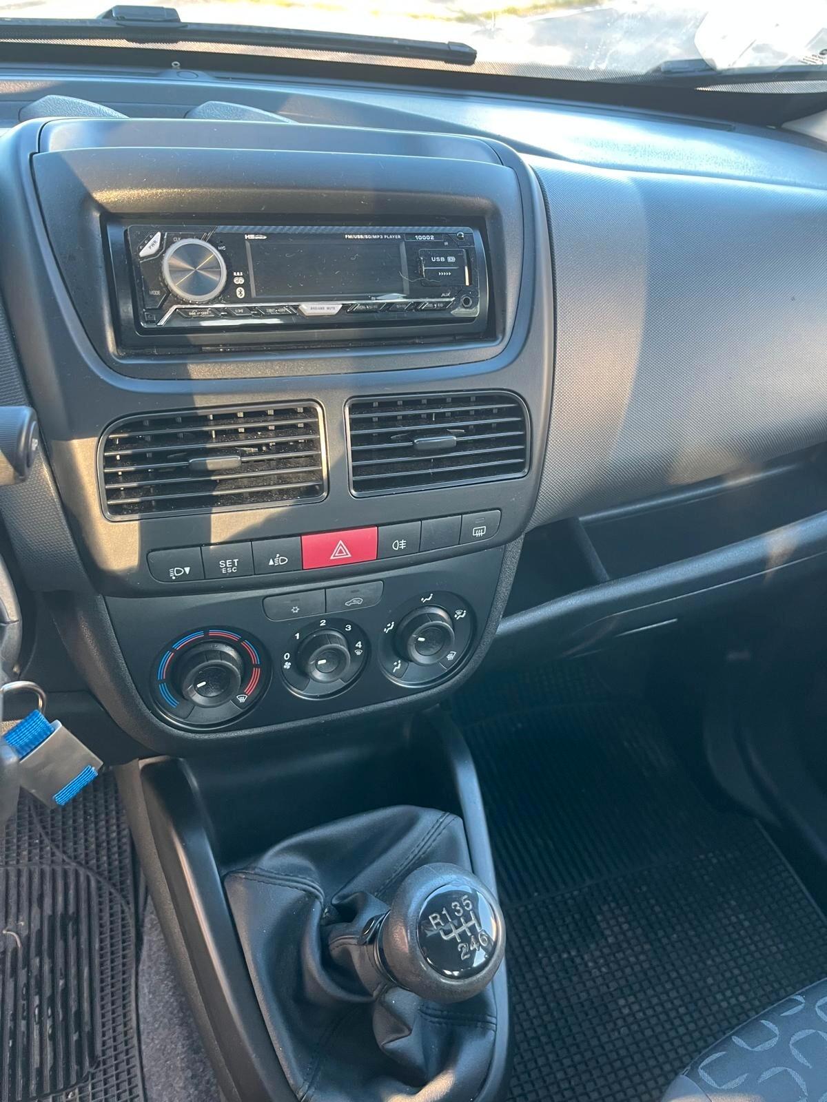 Fiat Doblo 1.6 MJT 16V trasp.disabili, tetto alto - 2012
