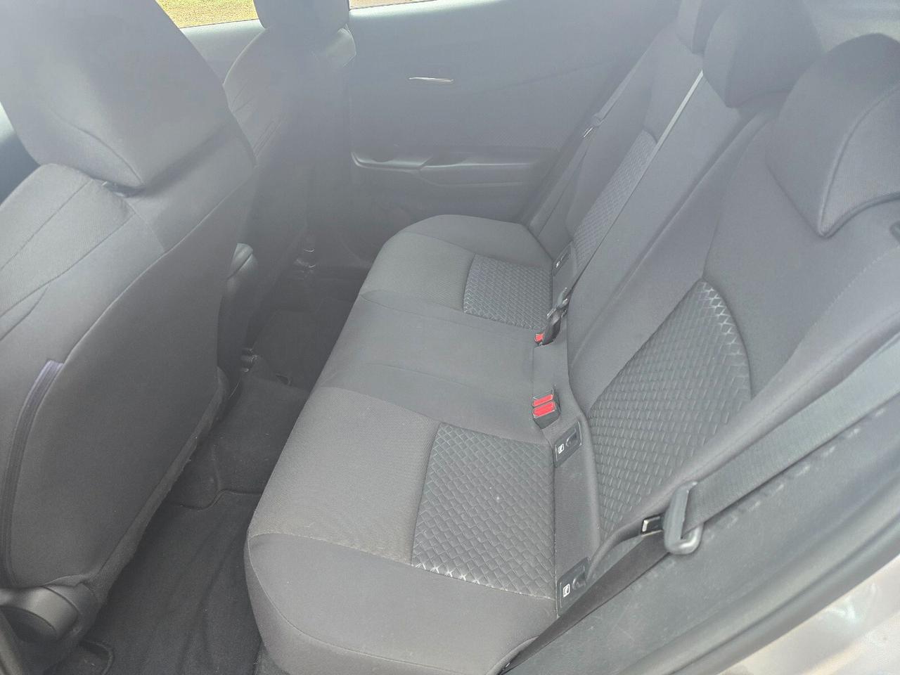 Toyota C-HR 1.8 Hybrid E-CVT Business