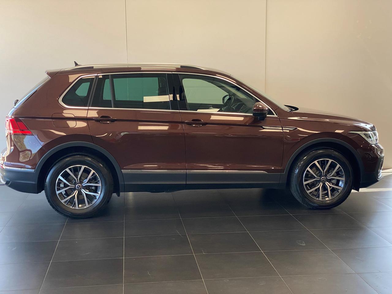 VOLKSWAGEN Tiguan II 2021 - Tiguan 2.0 tdi Life 122cv